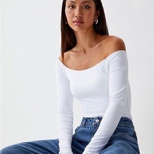 Simons White Off-Shoulder Long Sleeve Top